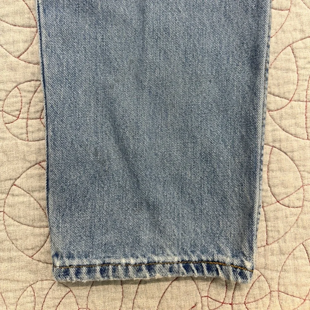 Levi's 550 Relaxed Fit Light Wash VTG 90s USA Denim / Mens 38x32